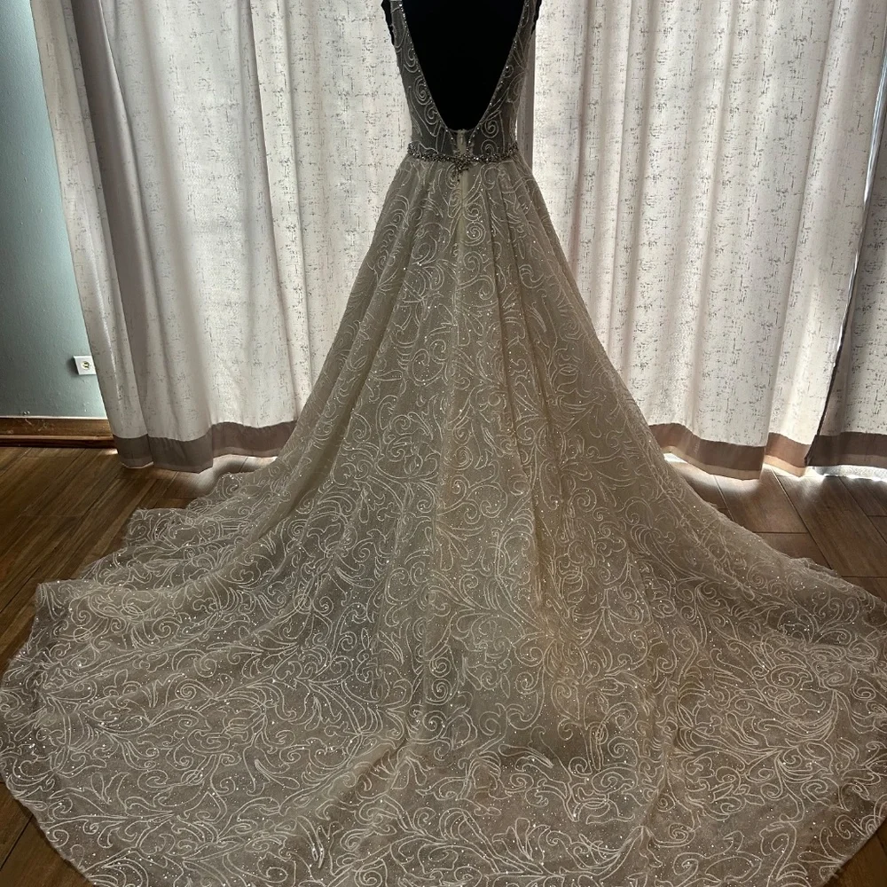 Amalia Carerra Bridal Gown Size 14 - Picture 11 of 16